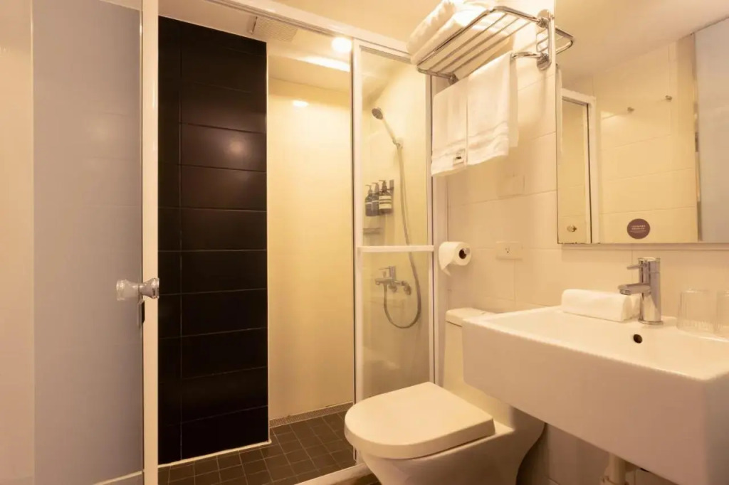 Apartment 10F