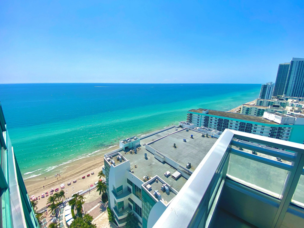 Signia by Hilton Diplomat Beach Resort