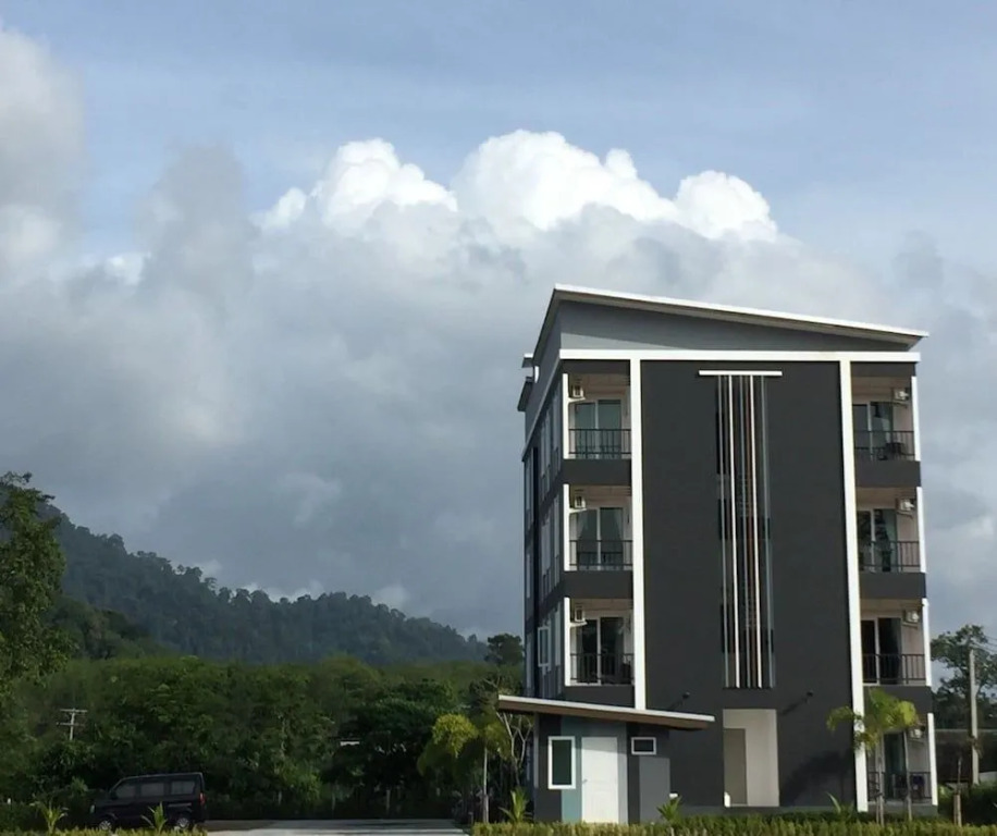 Living at Sphere Family room