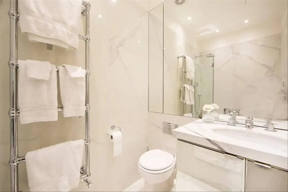 Luxurious 1BR Period Property in Kensington
