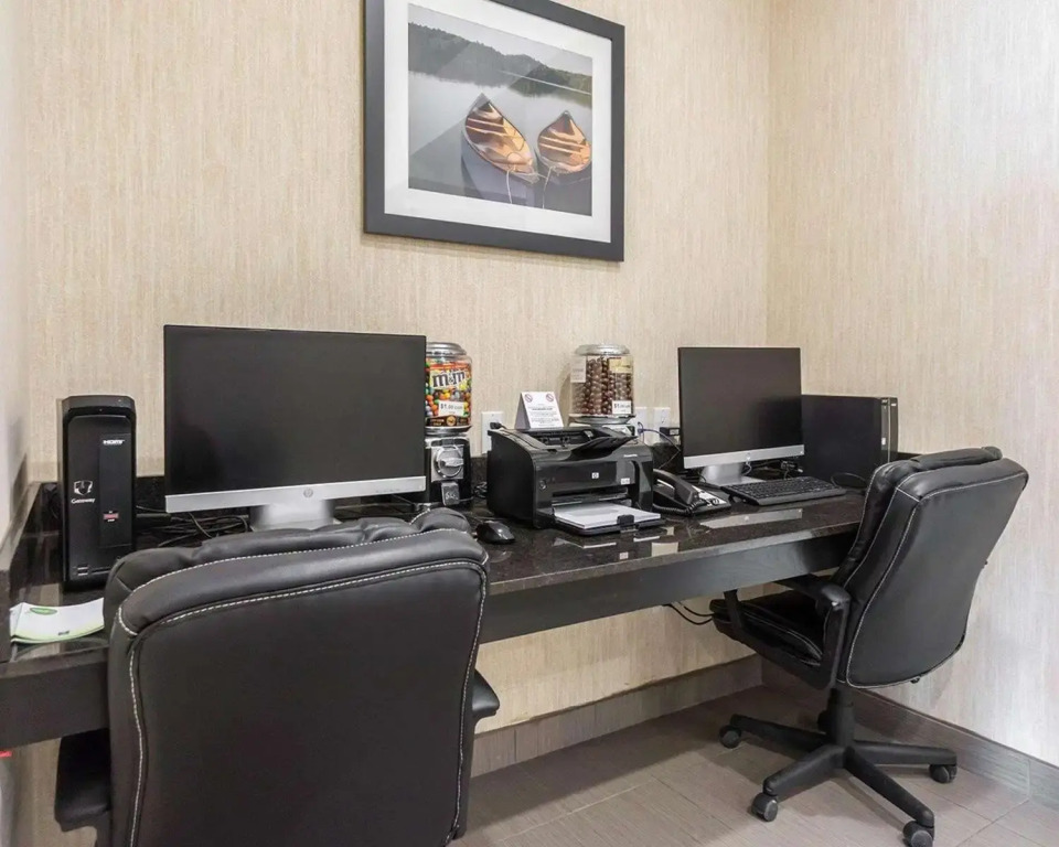 Comfort Inn & Suites