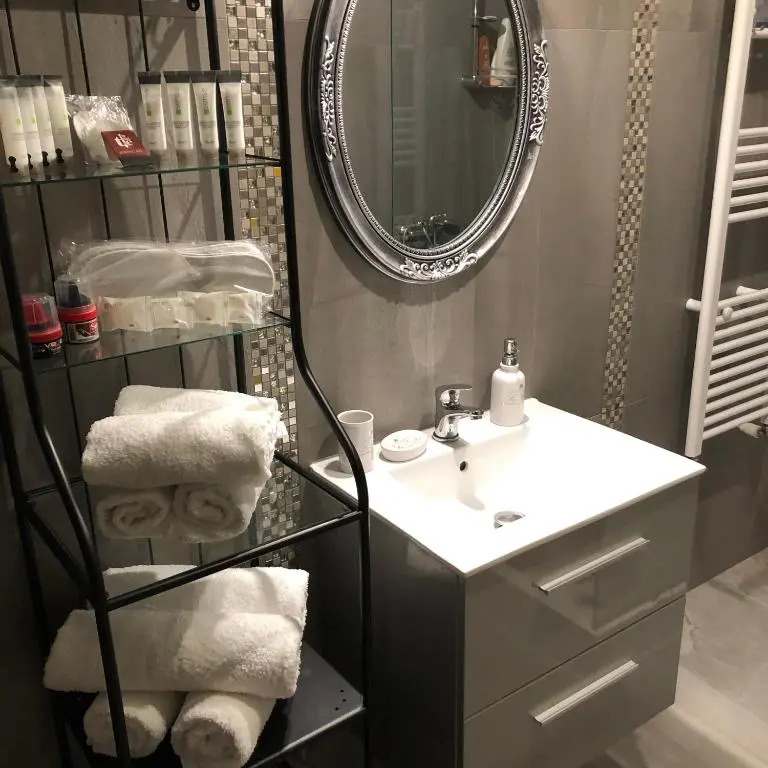 Apartament Andy Busteni 30 m de partie