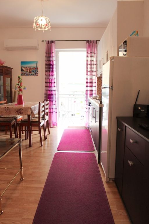 Santa Barbara s Cute Apartment