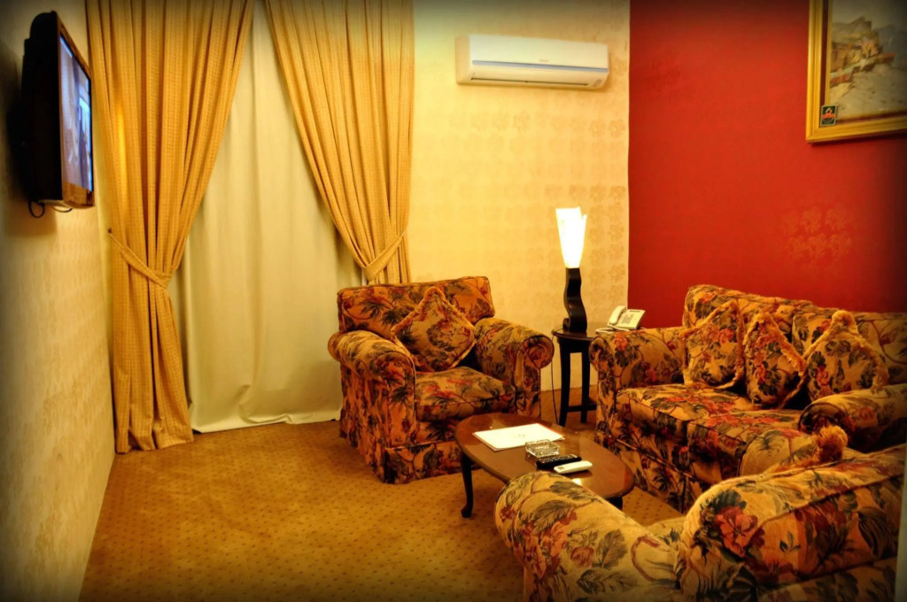 Al Higgi Hotel