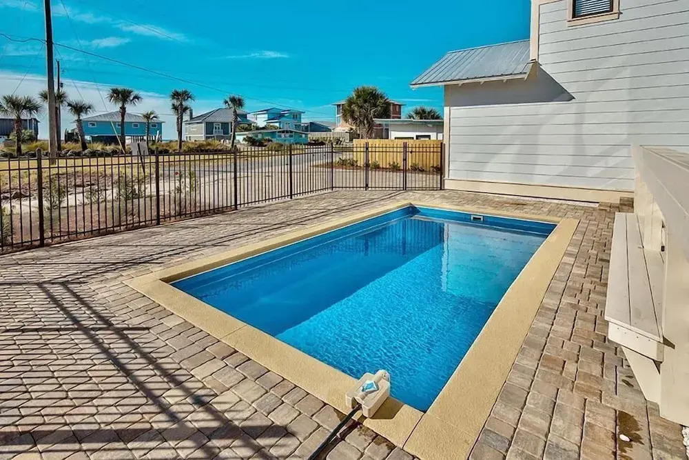 Looking Glass 5 Bedroom Holiday Home by Five Star Properties