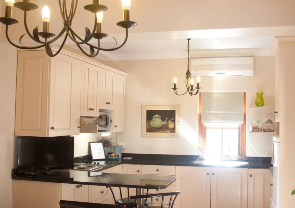 Petit Plaisir is a Romantic Self-catering Cottage on the Side of the Village no1