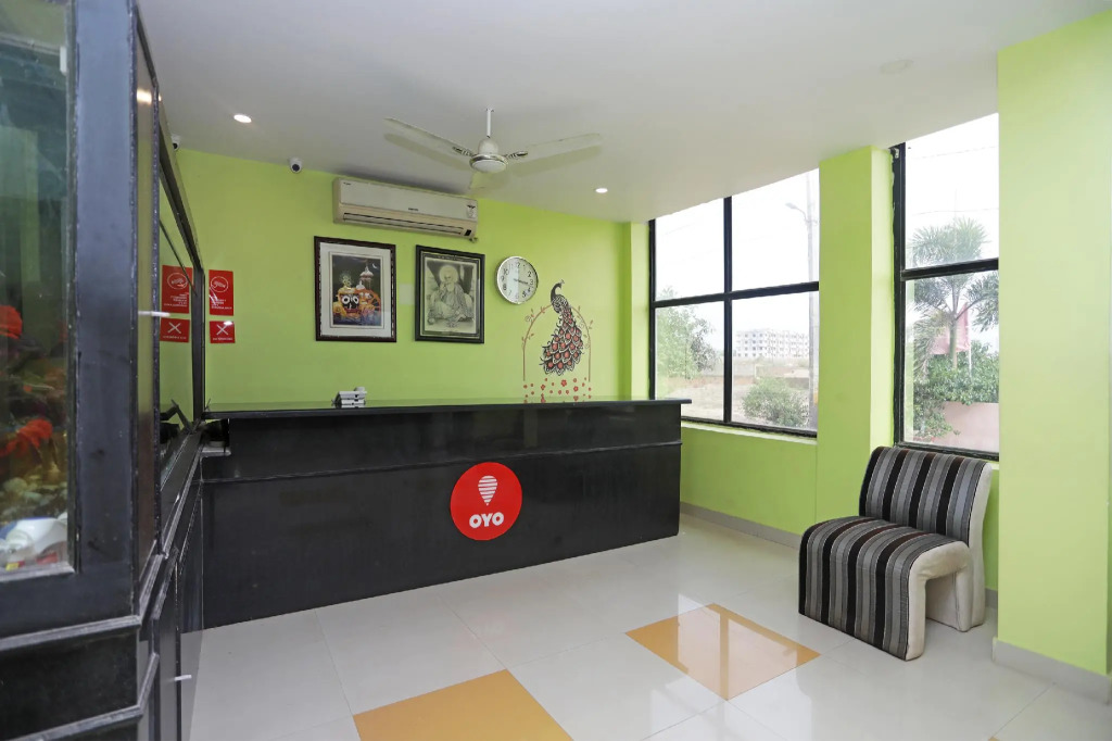 OYO 3072 Royal Villa