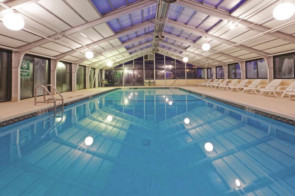 La Quinta Inn Suites White Plains Elmsford