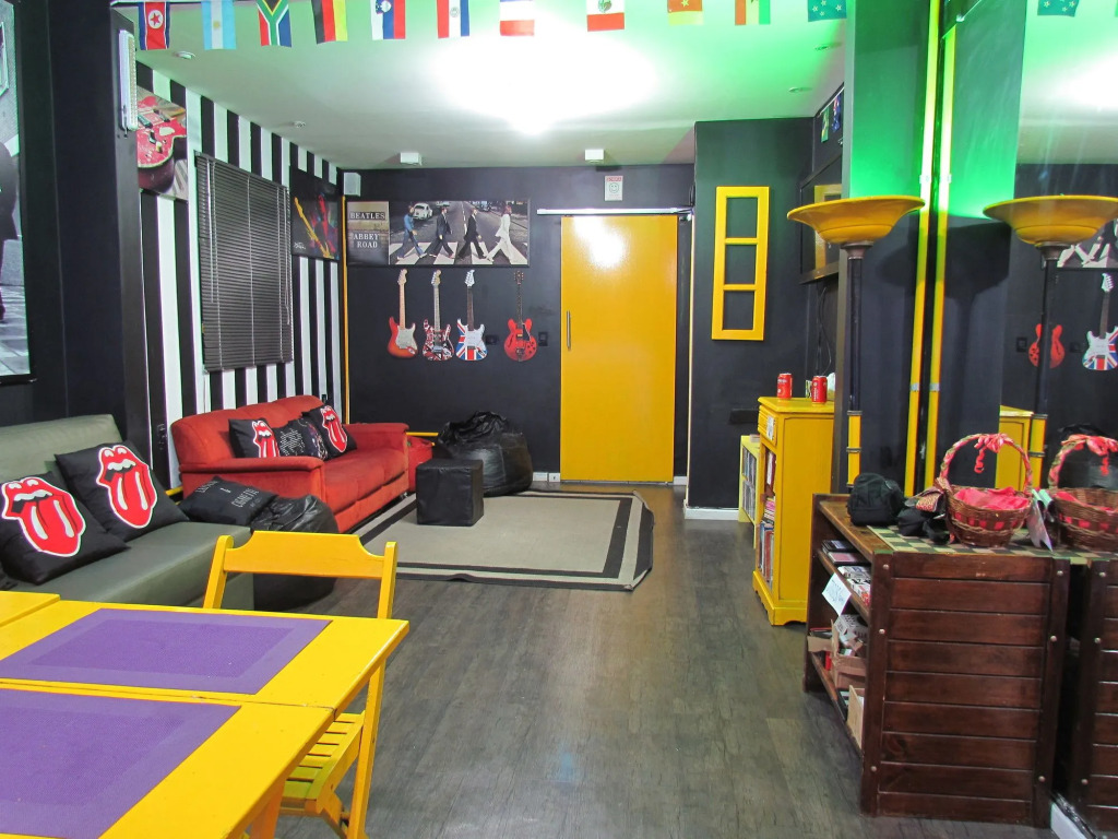 Vila Rock Hostel - Secure Neighborhood, Near Metro, Nubank Allianz Parque, Vila Madalena, Av Paulista, easy access to Morumbis and Autódromo Interlagos