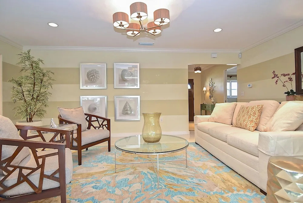 Lido Beach Home 4 Bedrooms 4 Bathrooms Home