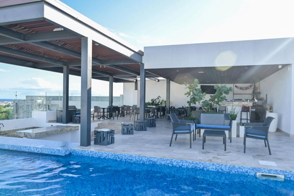 Brand New Lovely 1BR Apartment | PDC | Rooftop Pool, Gym & Pool Table | Nice Amenities