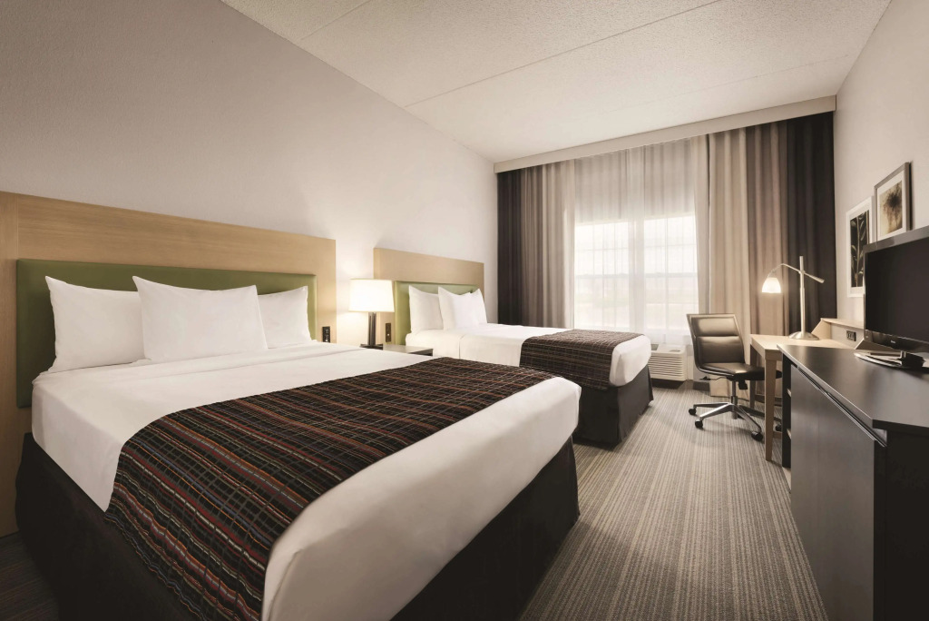 Country Inn & Suites by Radisson, Coralville, IA