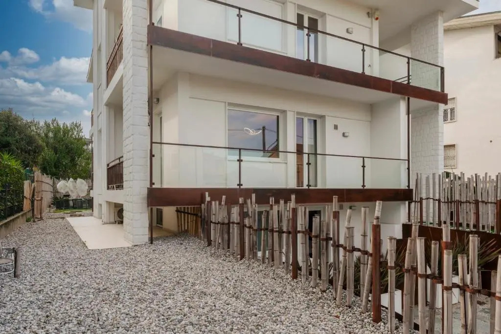 APT24 - Oasi with Swimming pool & Gym