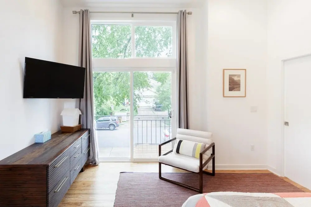 Bask in Light at an Artistic Townhouse Minutes From Downtown