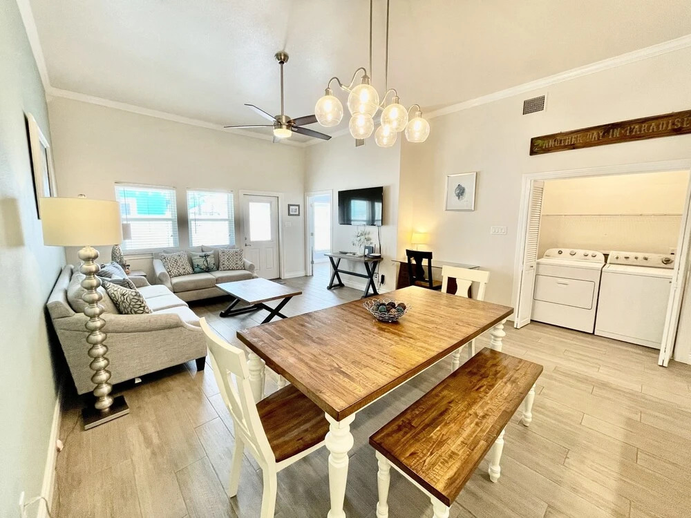 A Wave From It All 2 Bedroom Townhouse by Redawning