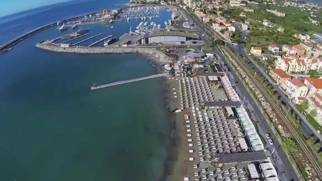 New Loano Elegante a 150 Mt Dal Mare