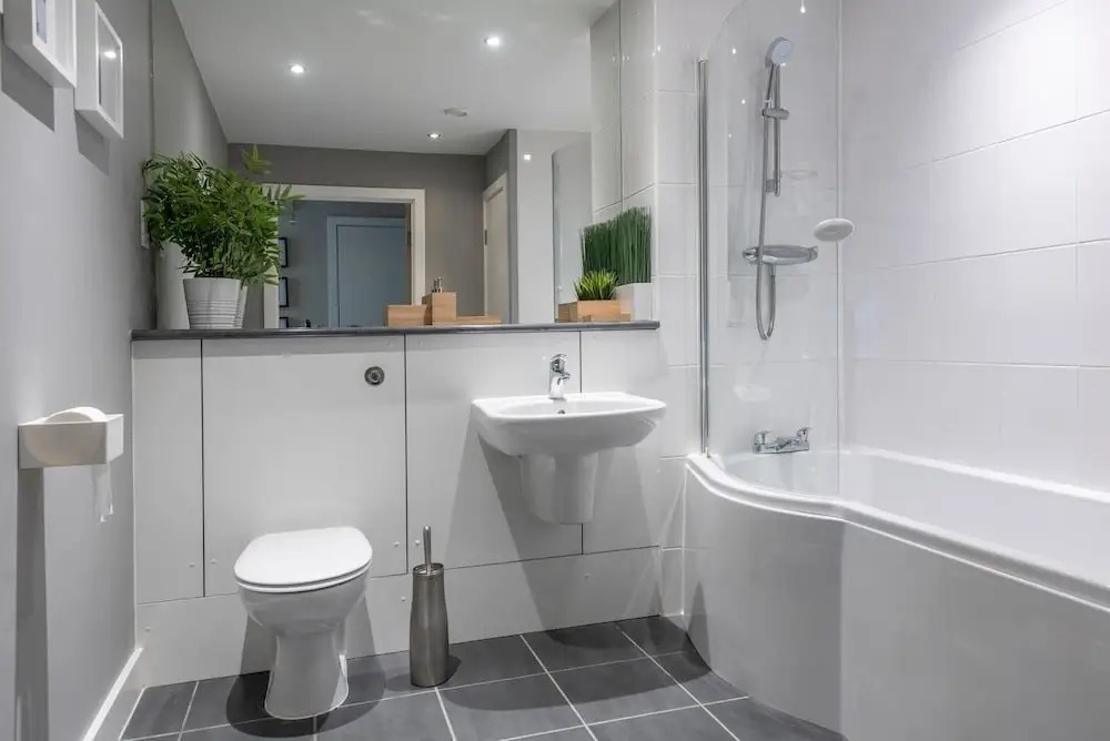 Lovely 2 Bed Flat - Airport/piccadilly Friendly