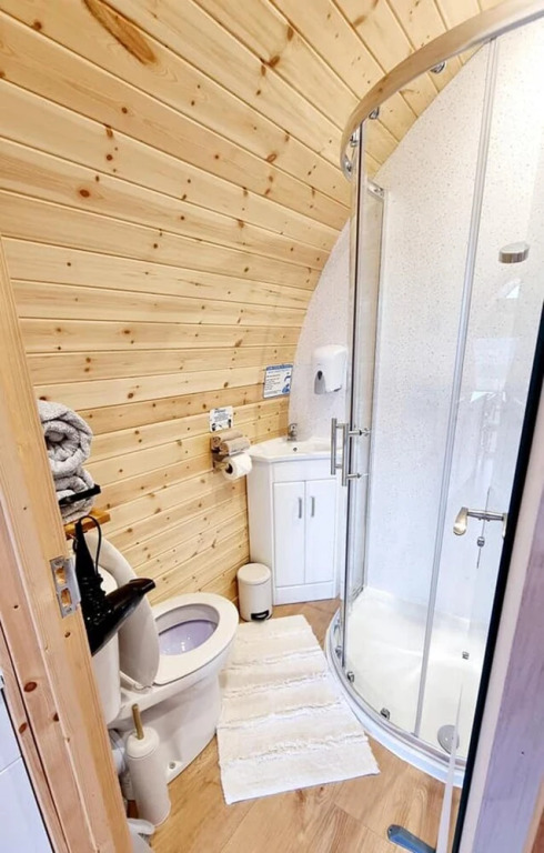 Foresters Retreat Glamping - Cambrian View- Vaccinated dogs over the age of 2 are accepted