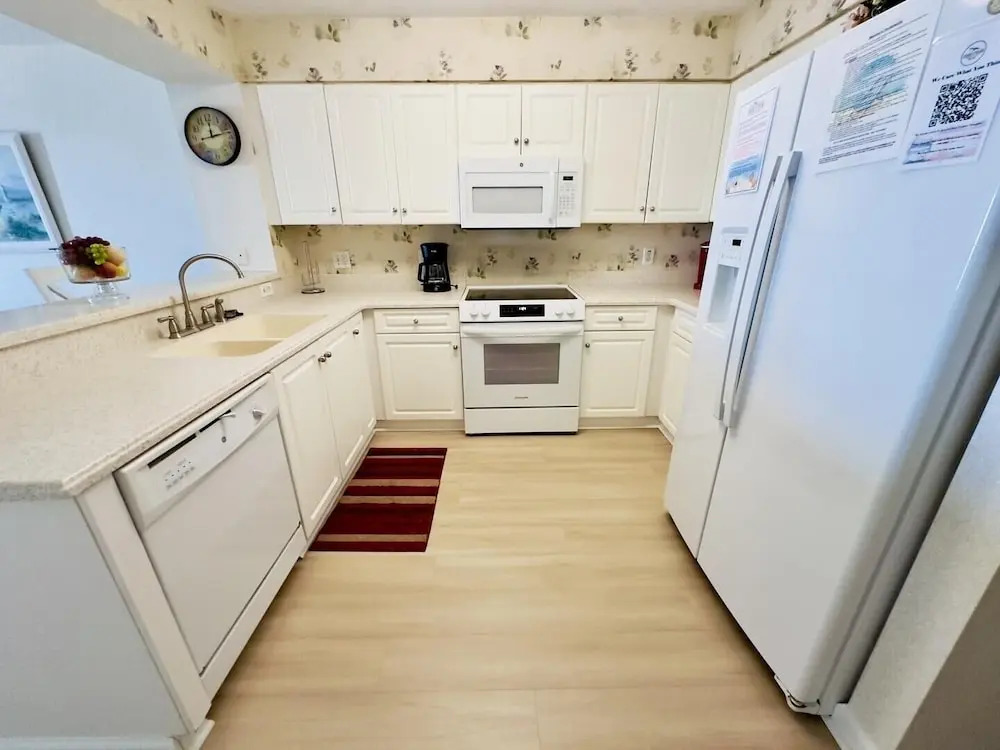 Ashworth 303 3 Bedroom Condo by RedAwning, North Myrtle Beach
