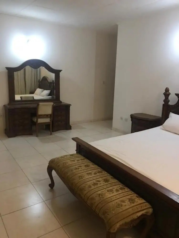 3 Bed House - Sleeps 9 - Pets - Garden - Parking