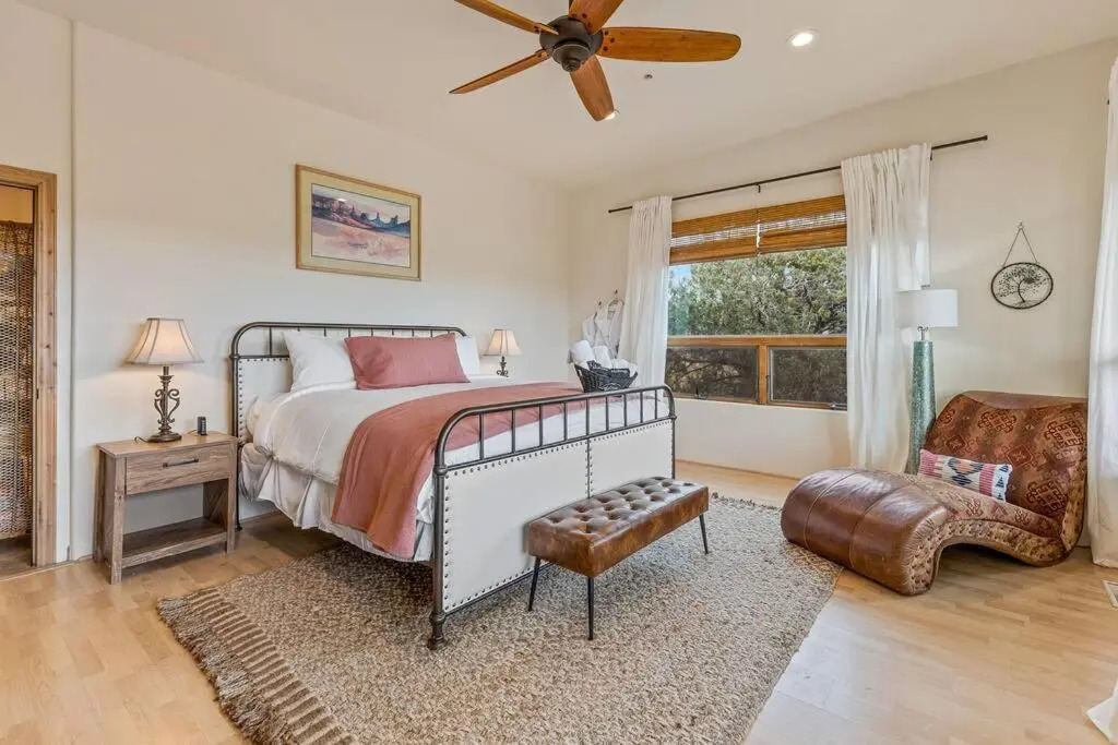 Close to Fresh Creek! Sleeps 12 ~ Amazing Views w/Serene Open Space ~ Hot Tub + Game Room ~ Trails outside