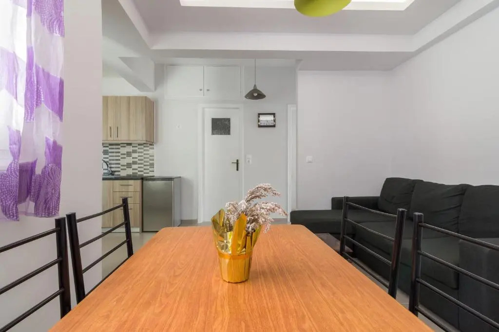 Comfy apartment for 6 people in Heraklion