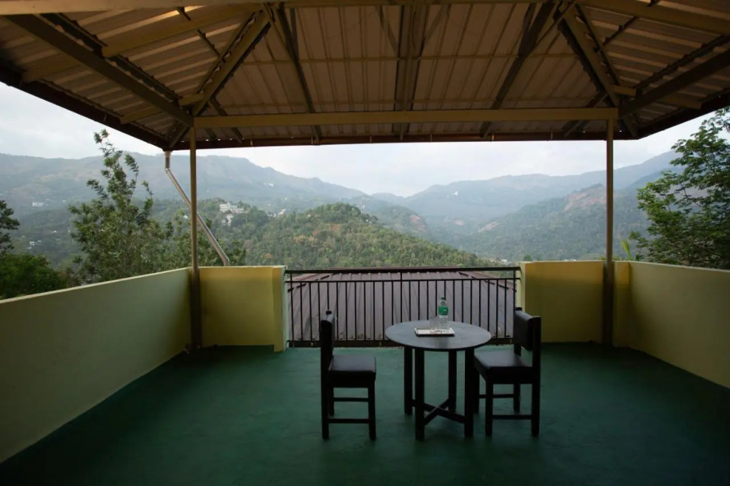 Misty Meadows Munnar