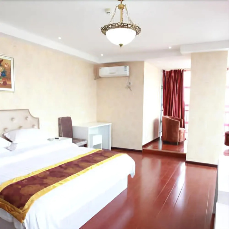 Super 8 Hotel