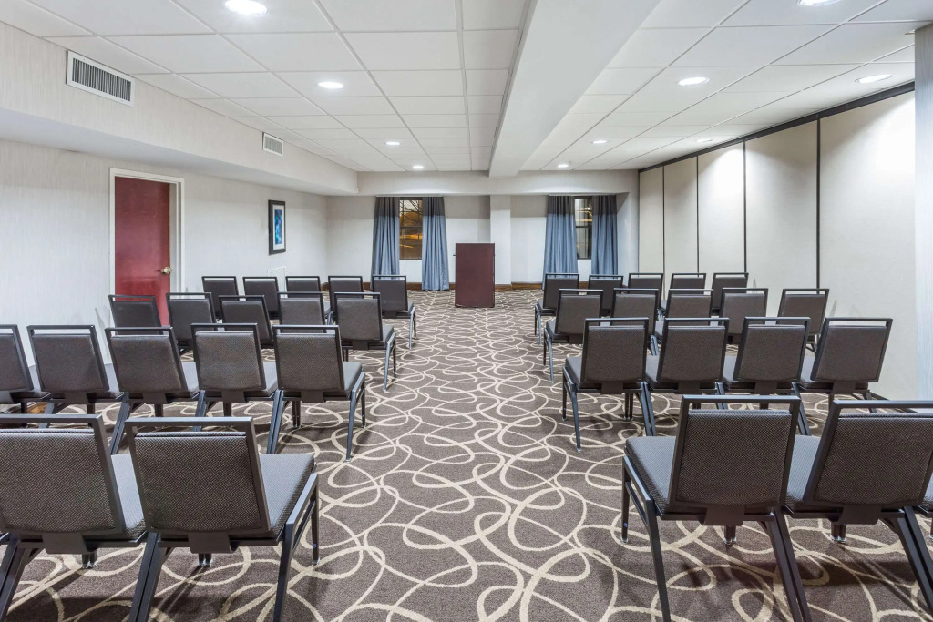 Wingate by Wyndham High Point Greensboro Airport South