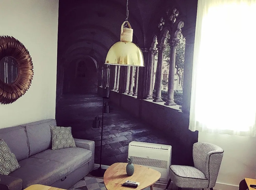 AH Design Luxury Apartments