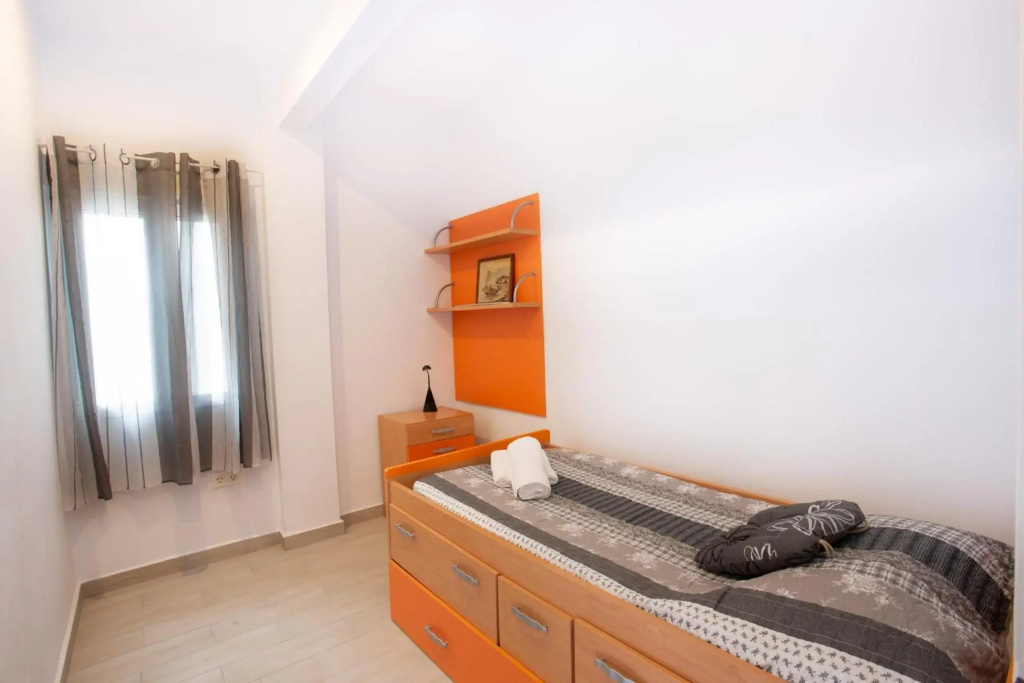 Acogerdor apartmento para 5 personas en el centro de Moraira