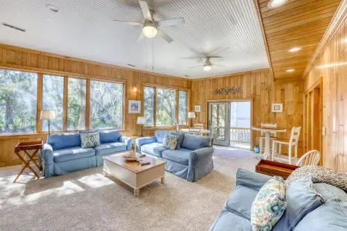 Red Bay 370
