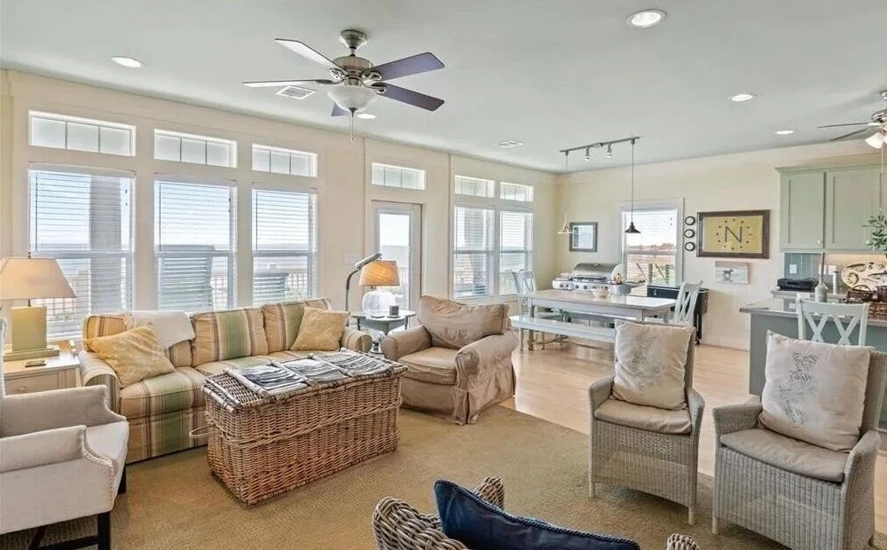 Bella Rossa 3 Bedroom Home by RedAwning