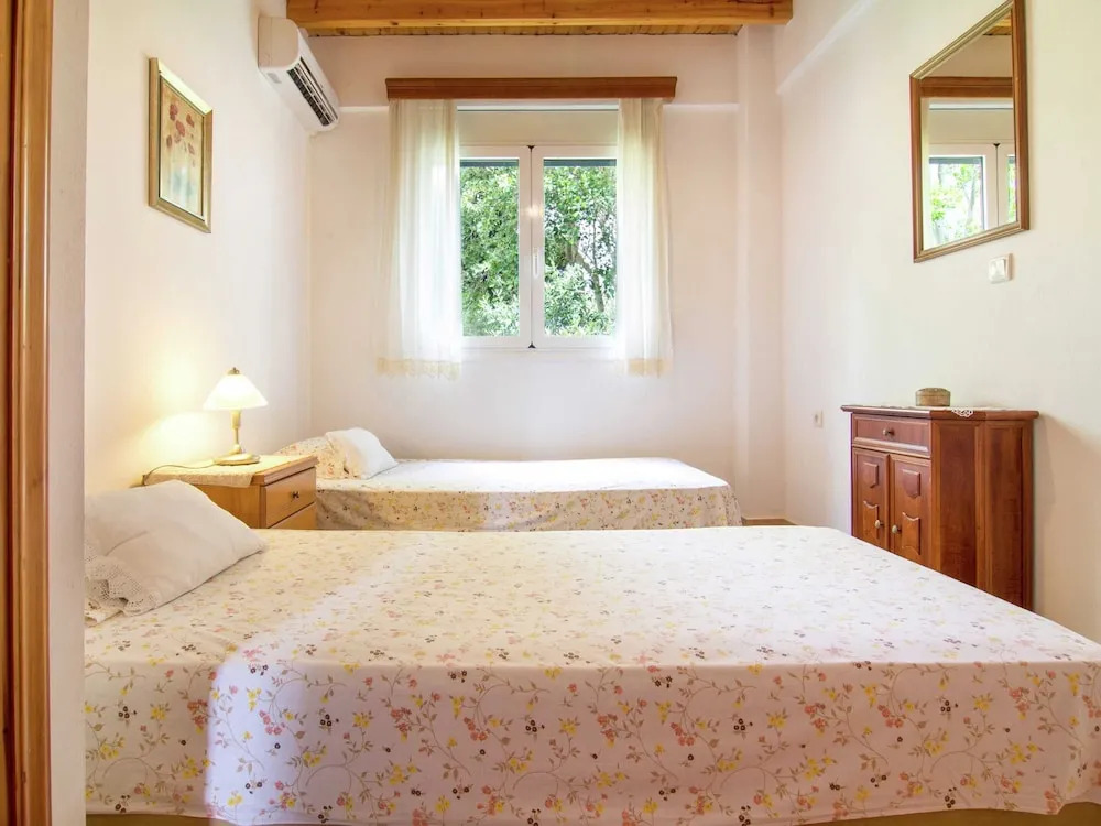 Villa in Lefkogia Crete With Swimming Pool
