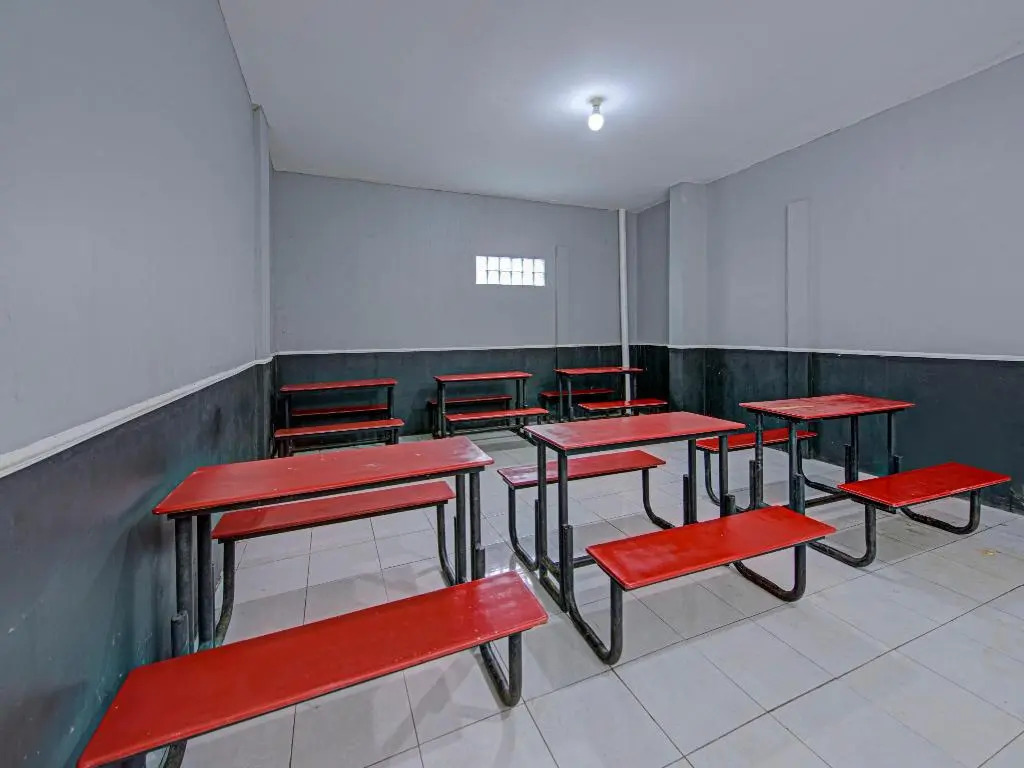 OYO 3841 Wisma 25