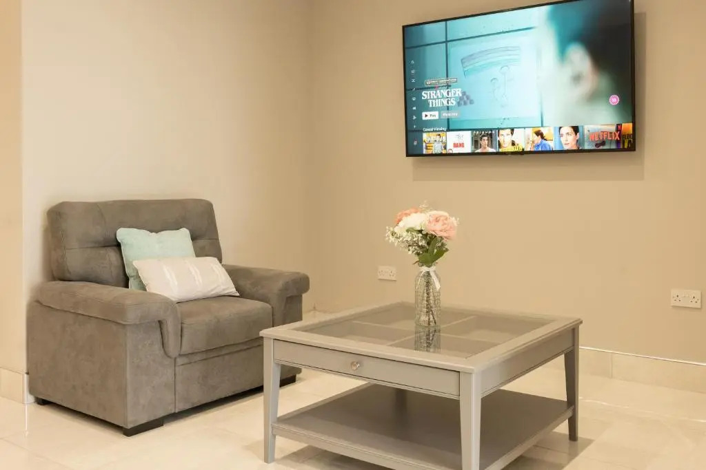 The View Apartment 2, Newry - Luxury Open Plan Apartment with City Views