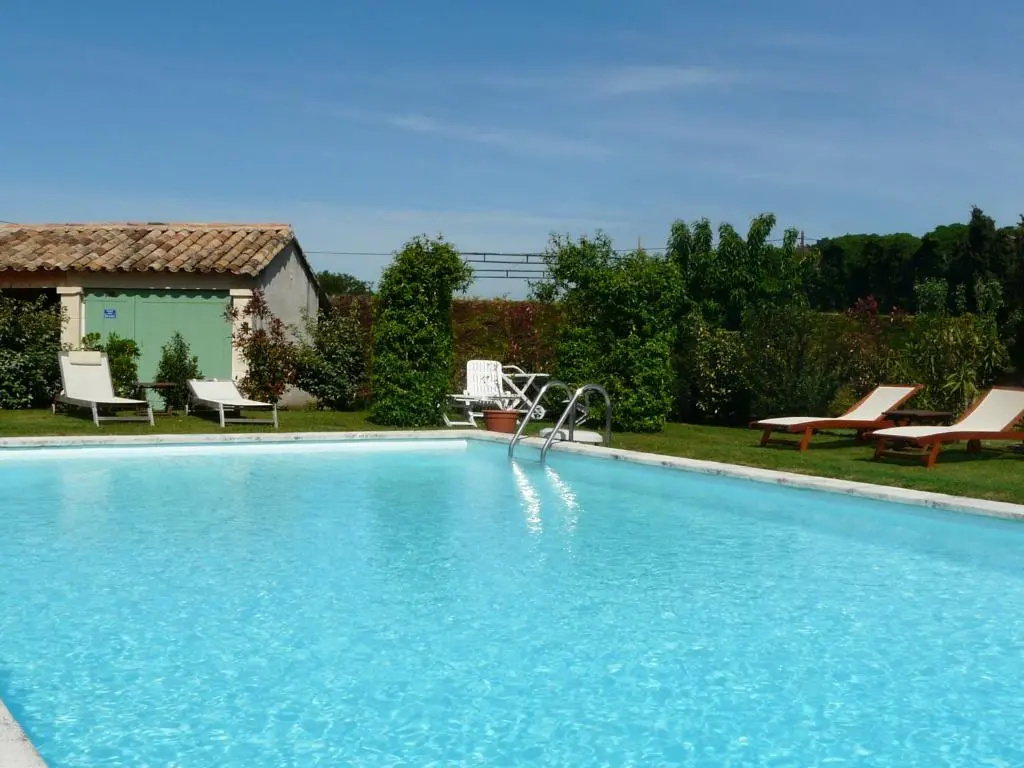 Partie de Mas Provençal de Charme, Avec Une Grande Piscine, Située En Campagne Proche D'Eygalières, Au Coeur 4 Personnes, Ls1-117 Ben Vengu