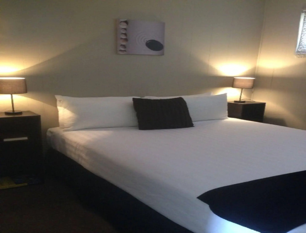 Smerdon Lodge Motel