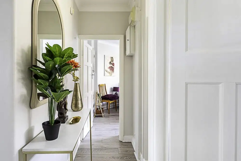 Chic High Spec Apartment Near Central London