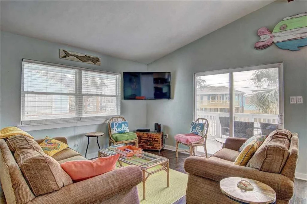 A Big Nauti 5 Bedrooms 2 Bathrooms Home
