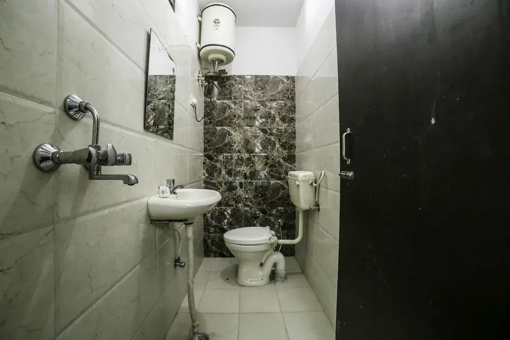 OYO Home 17383 Elegant 3BHK