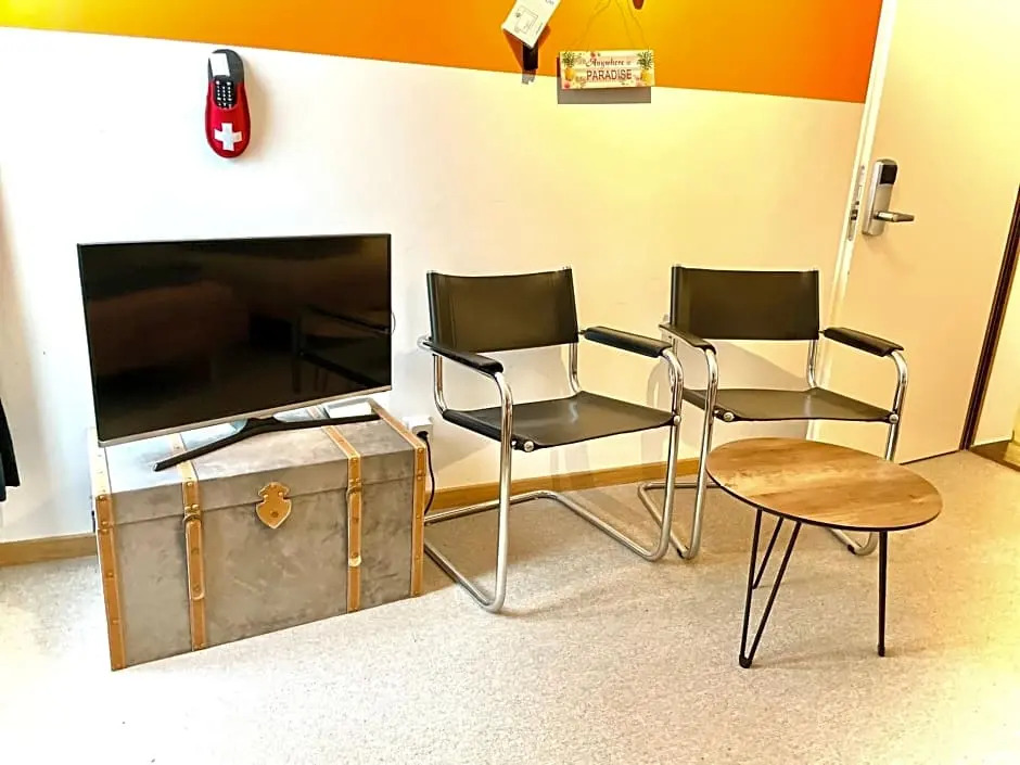 VIVA Hostel