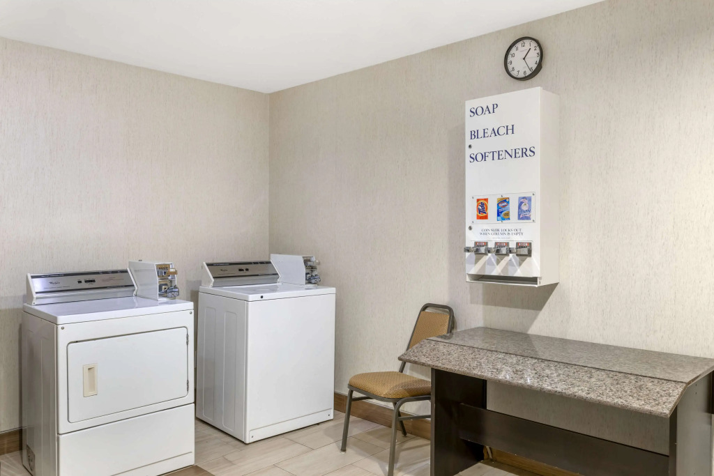Best Western Plus Lake Worth Inn & Suites