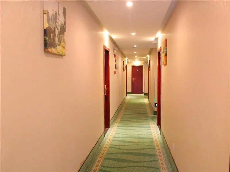 Greentree Inn Shanghai Caoan Road Textile Express Hotel