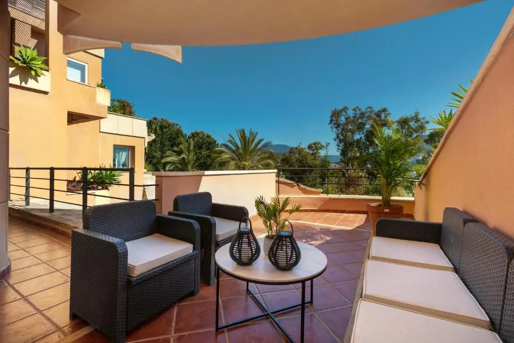 Stunning 2 bedroom apartment Magna Marbella RDR259