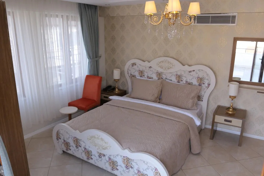 La Rossa Boutique Hotel