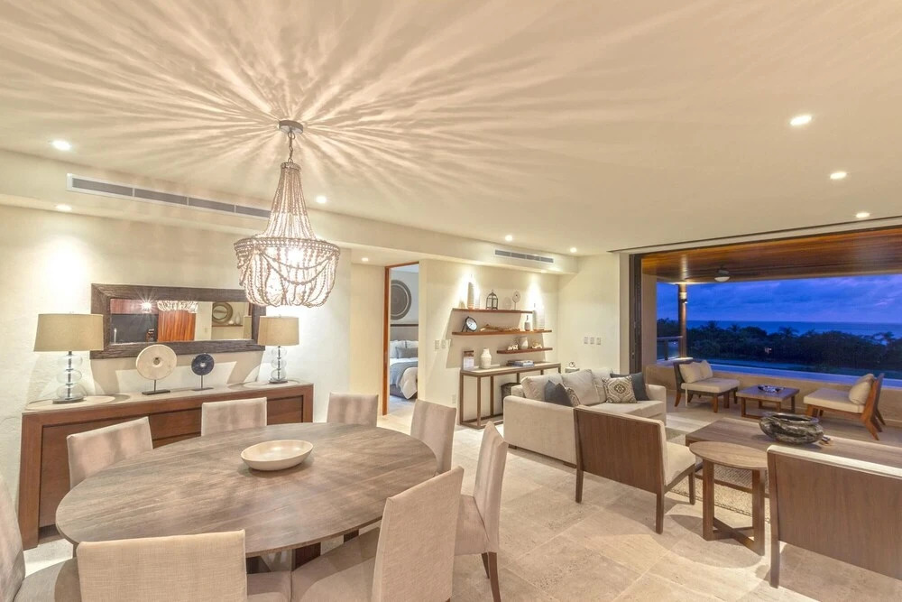 Sunny Vacation Condo 4