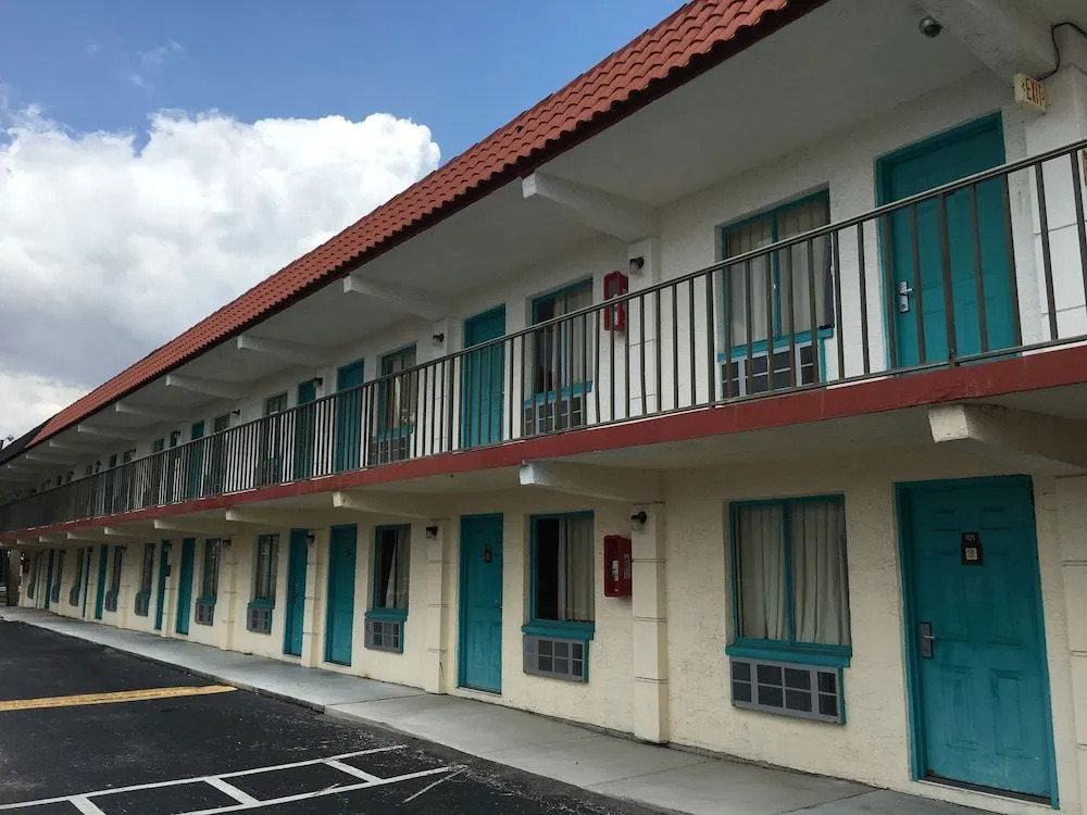 Clearwater Inn