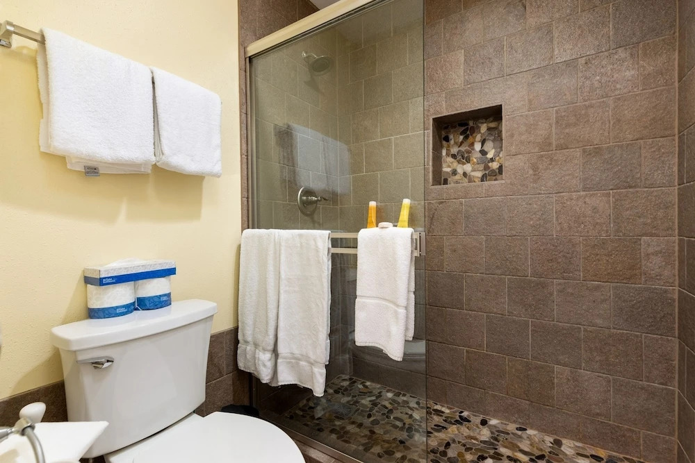 2767 Slopeside Condo by RedAwning