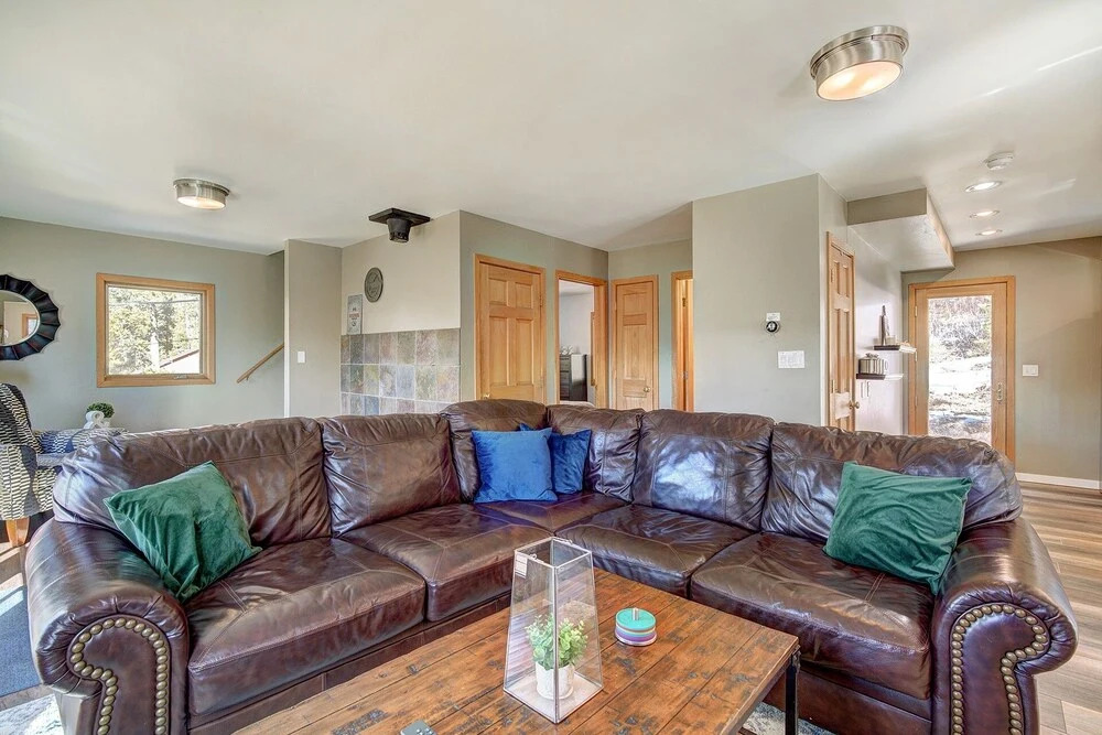 Bearing Tree 5 Br home by RedAwning